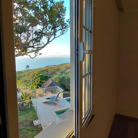 Casas Do Pargo- Casa A - Oak Tree House Vakantiehuis