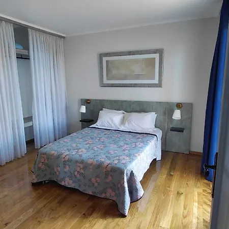 Casas Do Pargo- Casa A - Oak Tree House *
