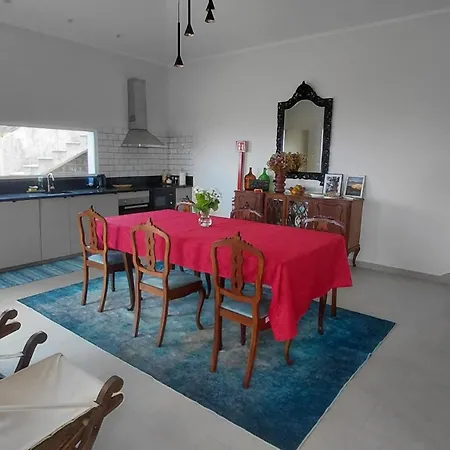 Casas Do Pargo- Casa A - Oak Tree House Vakantiehuis