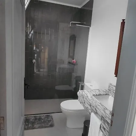 Casas Do Pargo- Casa A - Oak Tree House Vakantiehuis *