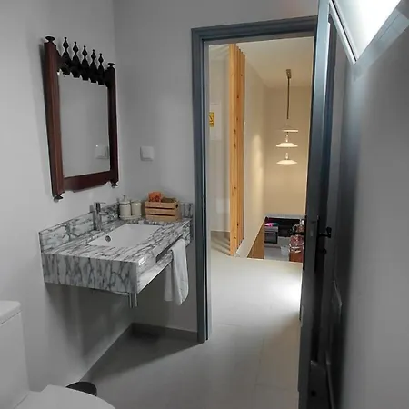 Casas Do Pargo- Casa A - Oak Tree House Vakantiehuis *