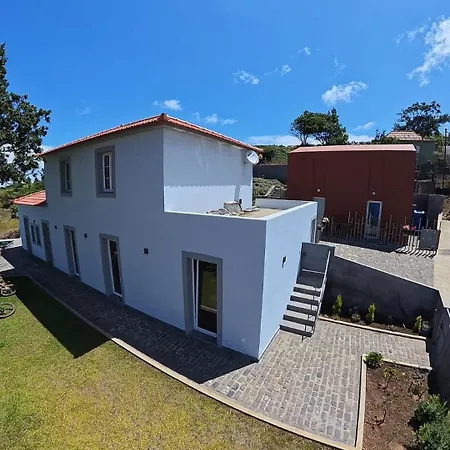 Casas Do Pargo- Casa A - Oak Tree House Vakantiehuis